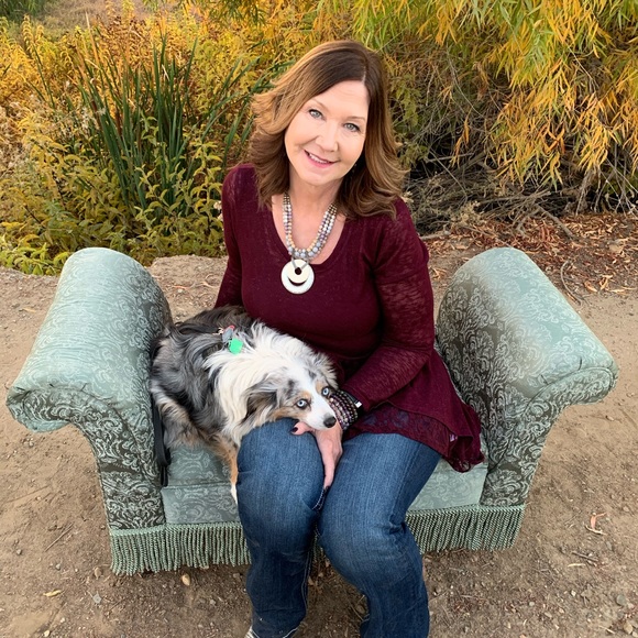 Debra Farinelli - Poshmark Profile Picture of Debra Farinelli (@debfar62) on Poshmark