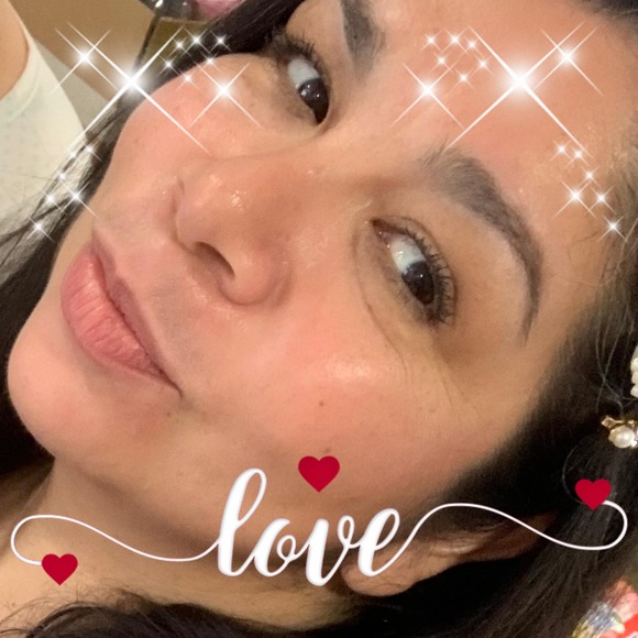 Profile Picture of Cecilia Castro (@chumacanmata) on Poshmark