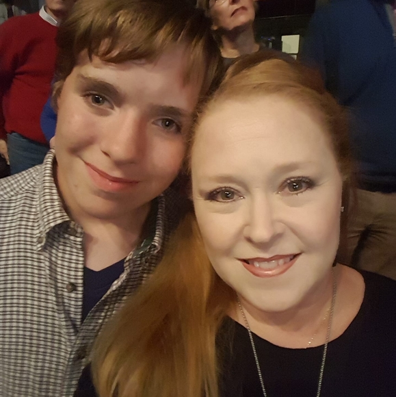 Profile Picture of Kristi Easom (@keasom1969) on Poshmark