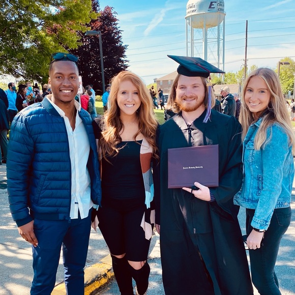 Profile Picture of Molly Kroth (@mollskroth2) on Poshmark