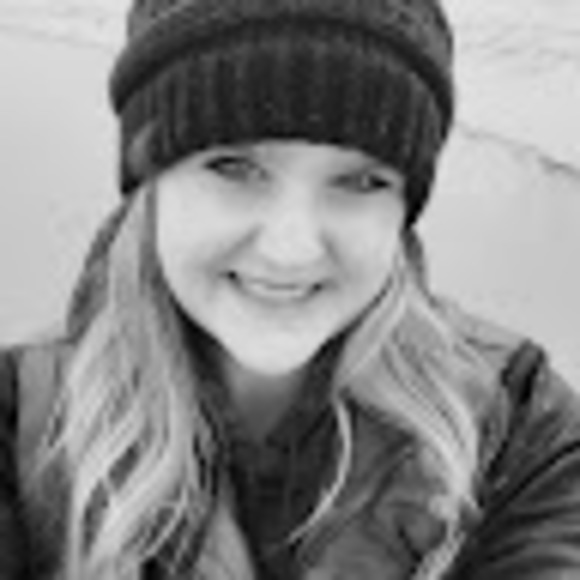 Profile Picture of Tiffany Clapper (@tiffany_clapper) on Poshmark