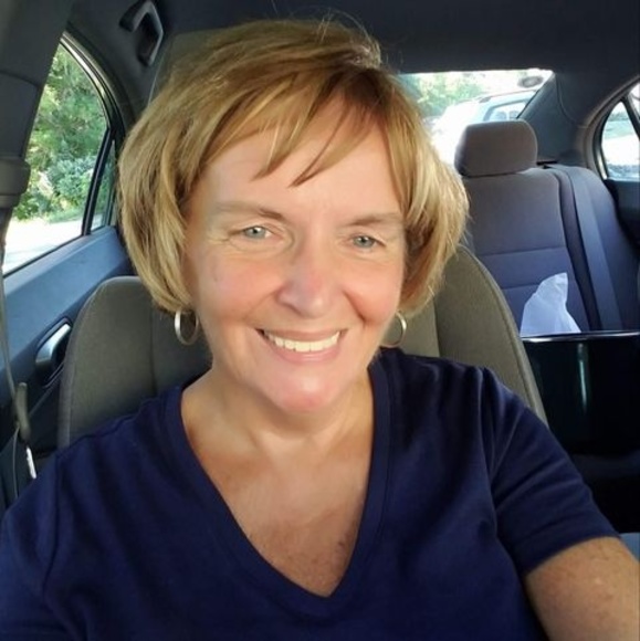 Profile Picture of Carole Nabozny (@e1boz) on Poshmark