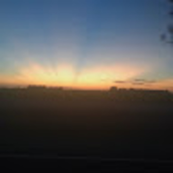 Profile Picture of Lindsay Grimshaw (@lindsaygrimshaw) on Poshmark