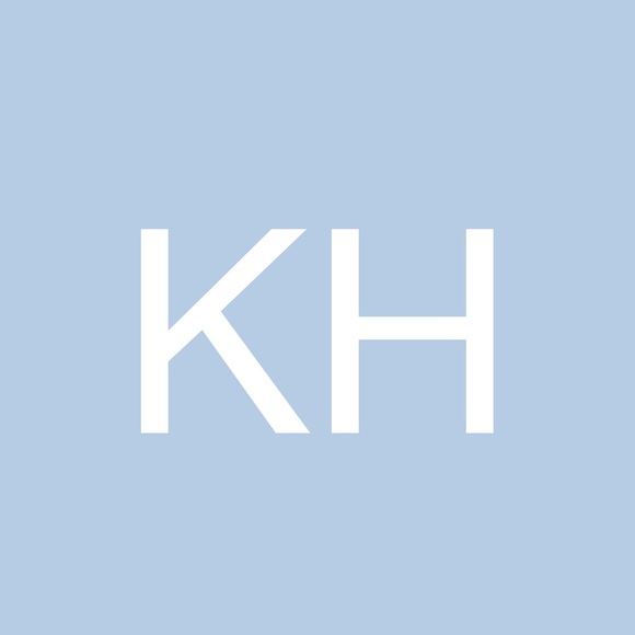 Profile Picture of Karen Heilbronner (@kbhnyc) on Poshmark