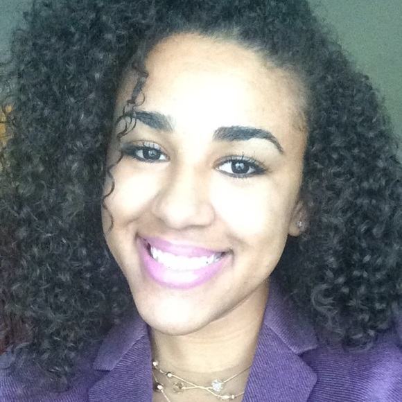 Profile Picture of Clarissa Freeman (@cfree1493) on Poshmark