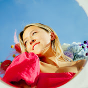 Profile Picture of Lily Wilde (@lilywildemusic) on Youtube