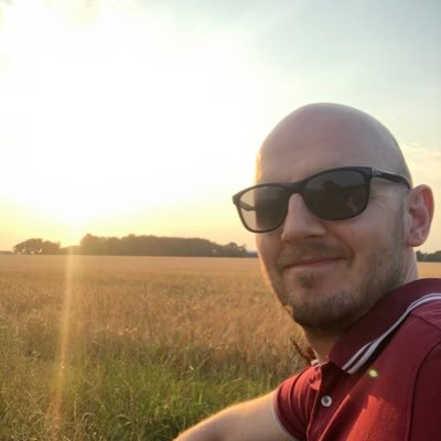 Profile Picture of Jon Rowlands  💙 (@rowlandium) on Twitter