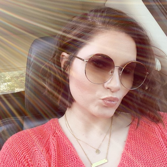 Profile Picture of Lisa Andresen (@lisa2008boo) on Poshmark