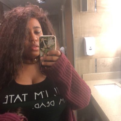 Profile Picture of Mia Manning (@MiaManning13) on Twitter
