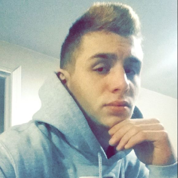 Profile Picture of Austin Gockel (@agockel9) on Poshmark