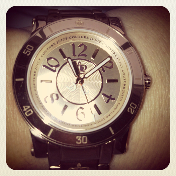 Profile Picture of Michelle Conroy (@sterlingfusion) on Poshmark