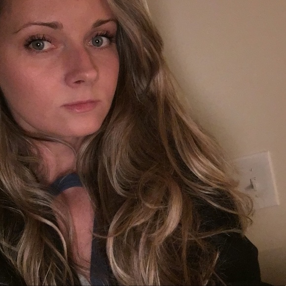 Profile Picture of Victoria Dworkowitz (@veganvictoria) on Poshmark