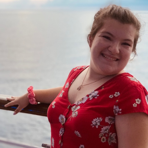 Profile Picture of Isabel Orilio (@iorilio) on Poshmark