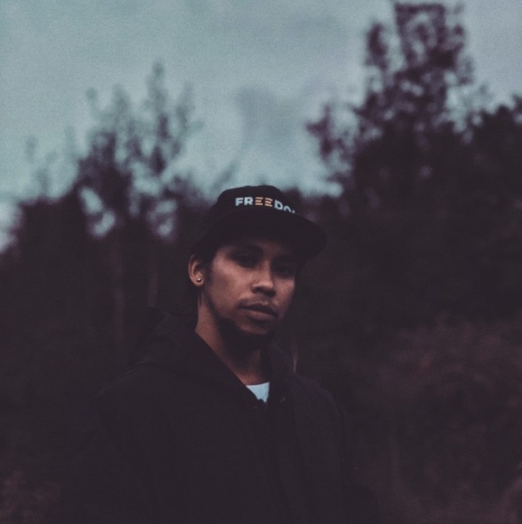 Profile Picture of Joe Melvin-zenon (@joemelvinzenon) on Poshmark