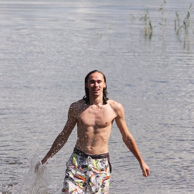 Profile Picture of Josh Holcombe (@JoshHolcombe) on Twitter