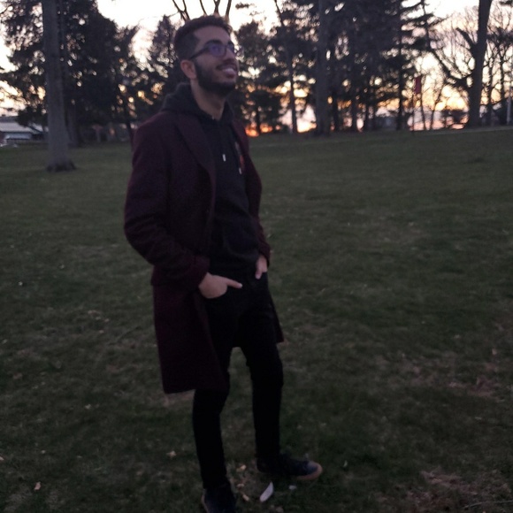 Profile Picture of Rohan Gorajia (@rohang101) on Poshmark