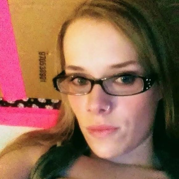 Profile Picture of Julianna Cain (@juliannaruth87) on Poshmark