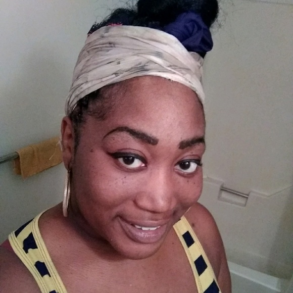 Profile Picture of Christian Wiggins (@chrissexy32) on Poshmark