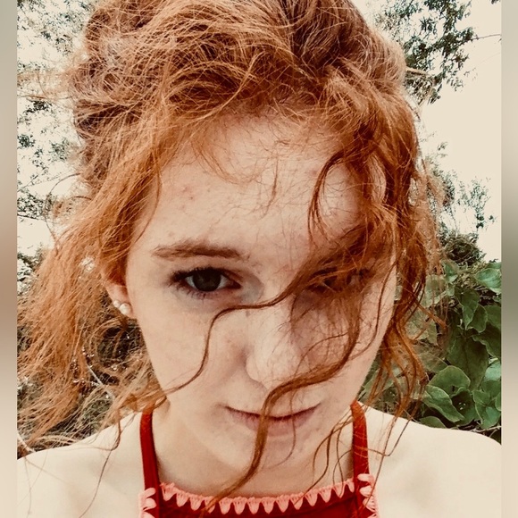 Olivia Naylor - Poshmark Profile Picture of Olivia Naylor (@livi_naylor) on Poshmark