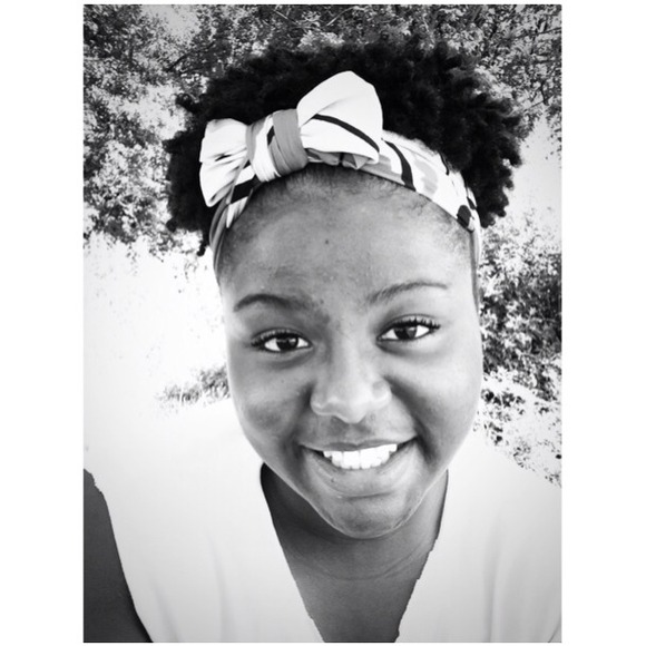 Profile Picture of Jessica Claude (@itsaclaudeworld) on Poshmark