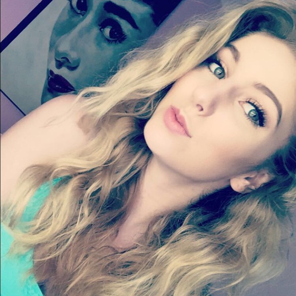 Profile Picture of Taylor Prowse (@taylorashley98) on Poshmark