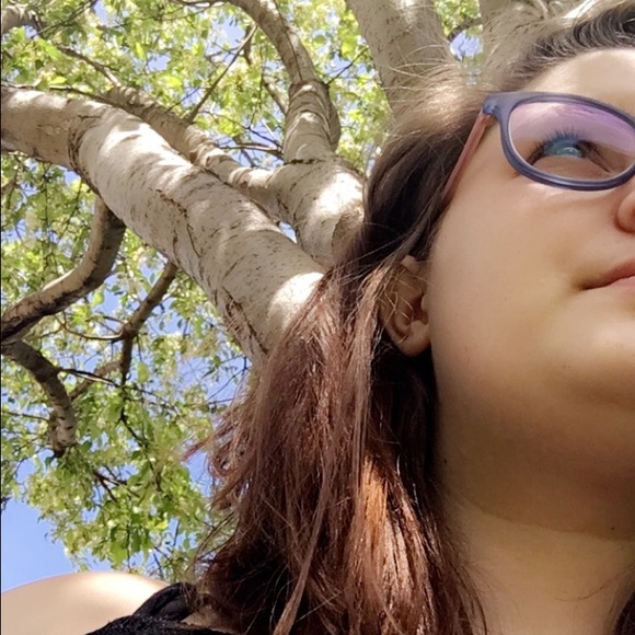 Profile Picture of Shelby Riker (@sheriker13) on Poshmark