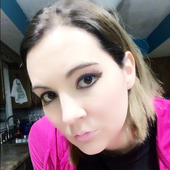 Katie Sidener - Poshmark Profile Picture of Katie Sidener (@ktsidener) on Poshmark