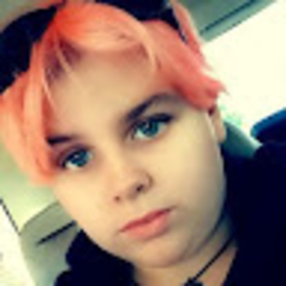 Profile Picture of Alicia Burnsworth (@aliciaminerd101) on Poshmark