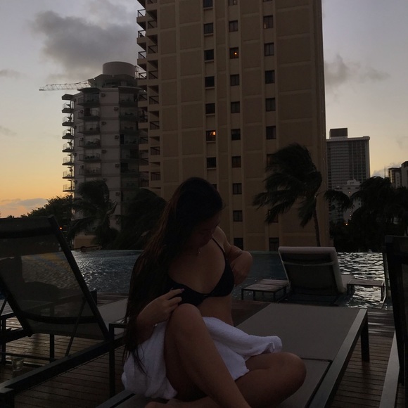 Profile Picture of Jenny Chow (@jchowpow) on Poshmark