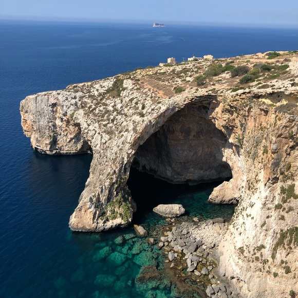 Profile Picture of Amanda Novinski (@anovinski) on Poshmark