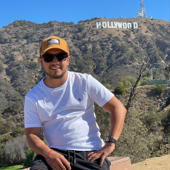 Profile Picture of Diego Ledesma (@diegoledesma730) on Poshmark