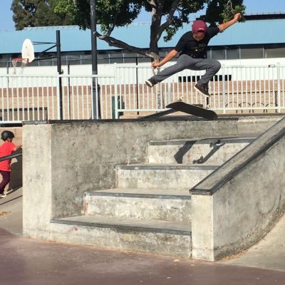 Profile Picture of Robert Marchello (@Fckn_Robert) on Twitter