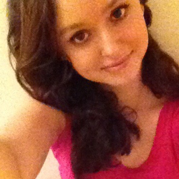 Profile Picture of Dana Bosela (@dbosela1) on Poshmark