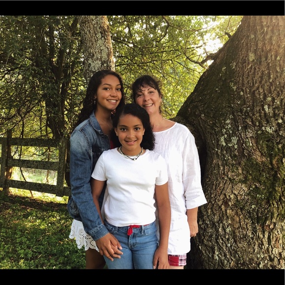 Profile Picture of Amie Sanneh (@amiehsanneh) on Poshmark