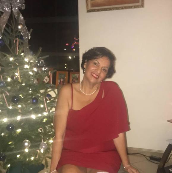 Profile Picture of Gina Lafontant (@ginalafont) on Poshmark