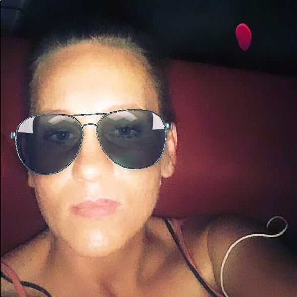 Profile Picture of Nicole Kannegiesser (@coliee399) on Poshmark