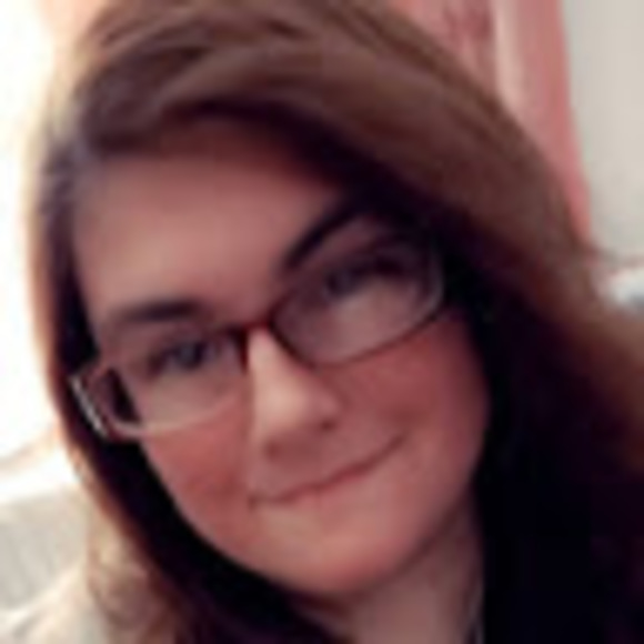 Profile Picture of Jenifer Bailey (@jeniferlyn1992) on Poshmark