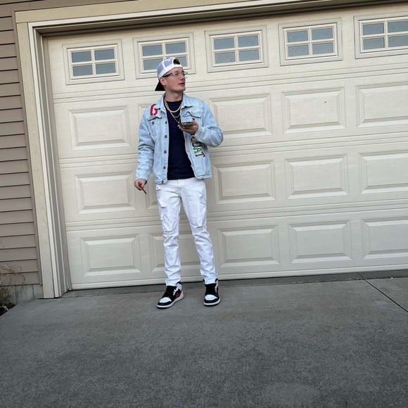 Profile Picture of Clayton Graham (@claytongraham1) on Poshmark