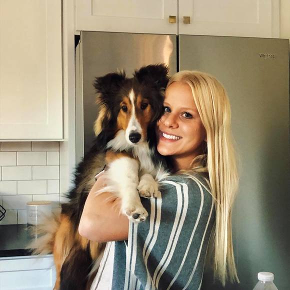 Profile Picture of Katie Katniss (@katie_katniss) on Poshmark