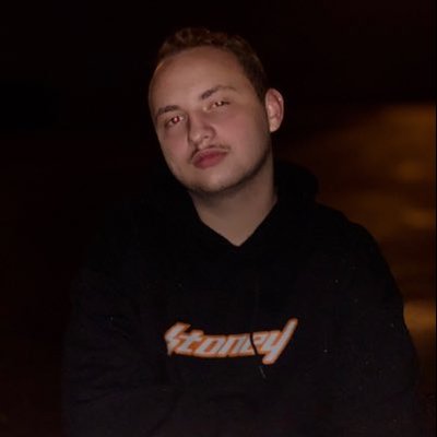 Profile Picture of Huh (@ian24243157) on Twitter