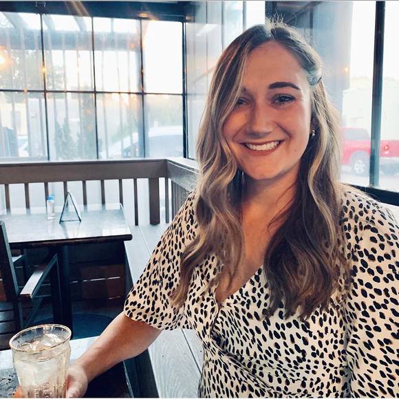 Profile Picture of Lexi Blasi (@lexiblasi) on Poshmark