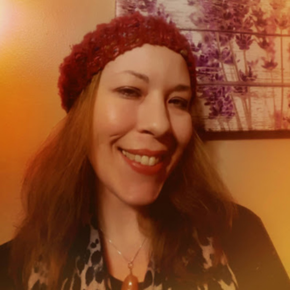Profile Picture of Michelle Atchue (@foxfire2021) on Poshmark