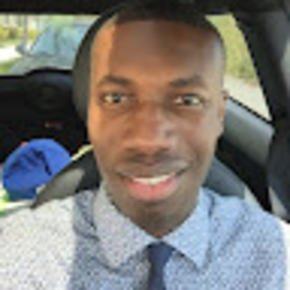 Profile Picture of Jeffrey Gordon (@gray_j70) on Poshmark