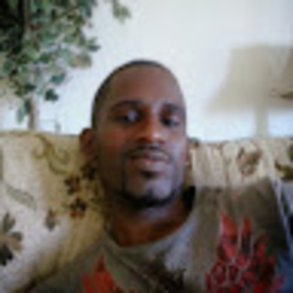 Profile Picture of Dwayne Edwards (@dwayne26edwards) on Poshmark