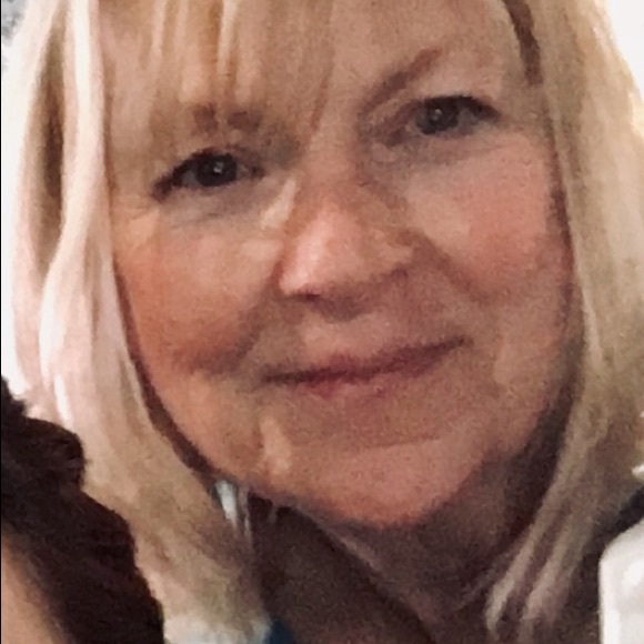 Profile Picture of Joan Pitzer (@jpit988) on Poshmark