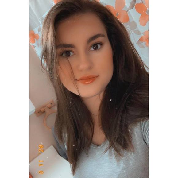 Profile Picture of Dayna Penkszyk (@dpenkszyk) on Poshmark