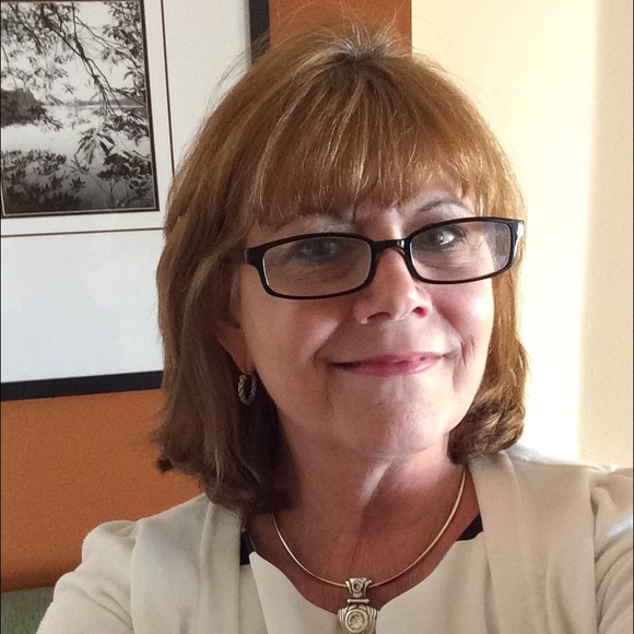 Profile Picture of Mary jo Pollack (@mjpoll115) on Poshmark