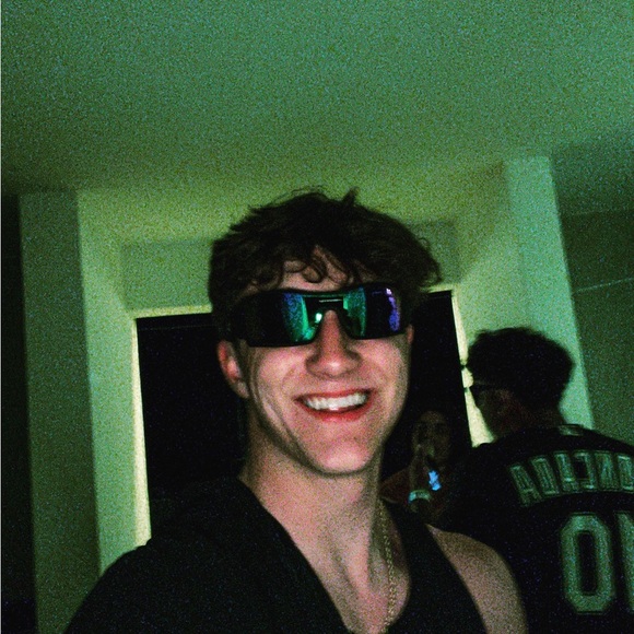 Profile Picture of Robert Callan (@rcallan67) on Poshmark