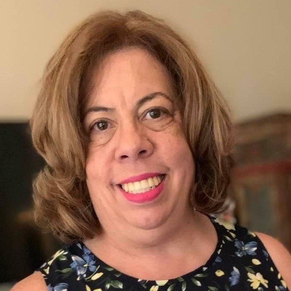 Profile Picture of Theresa Nadelman (@tnadelman) on Poshmark