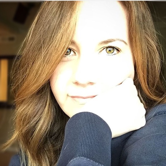 Profile Picture of Noelle Harper (@mnharper) on Poshmark